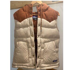 NWOT Patagonia Bivy Down Hooded Vest (orange/beige)